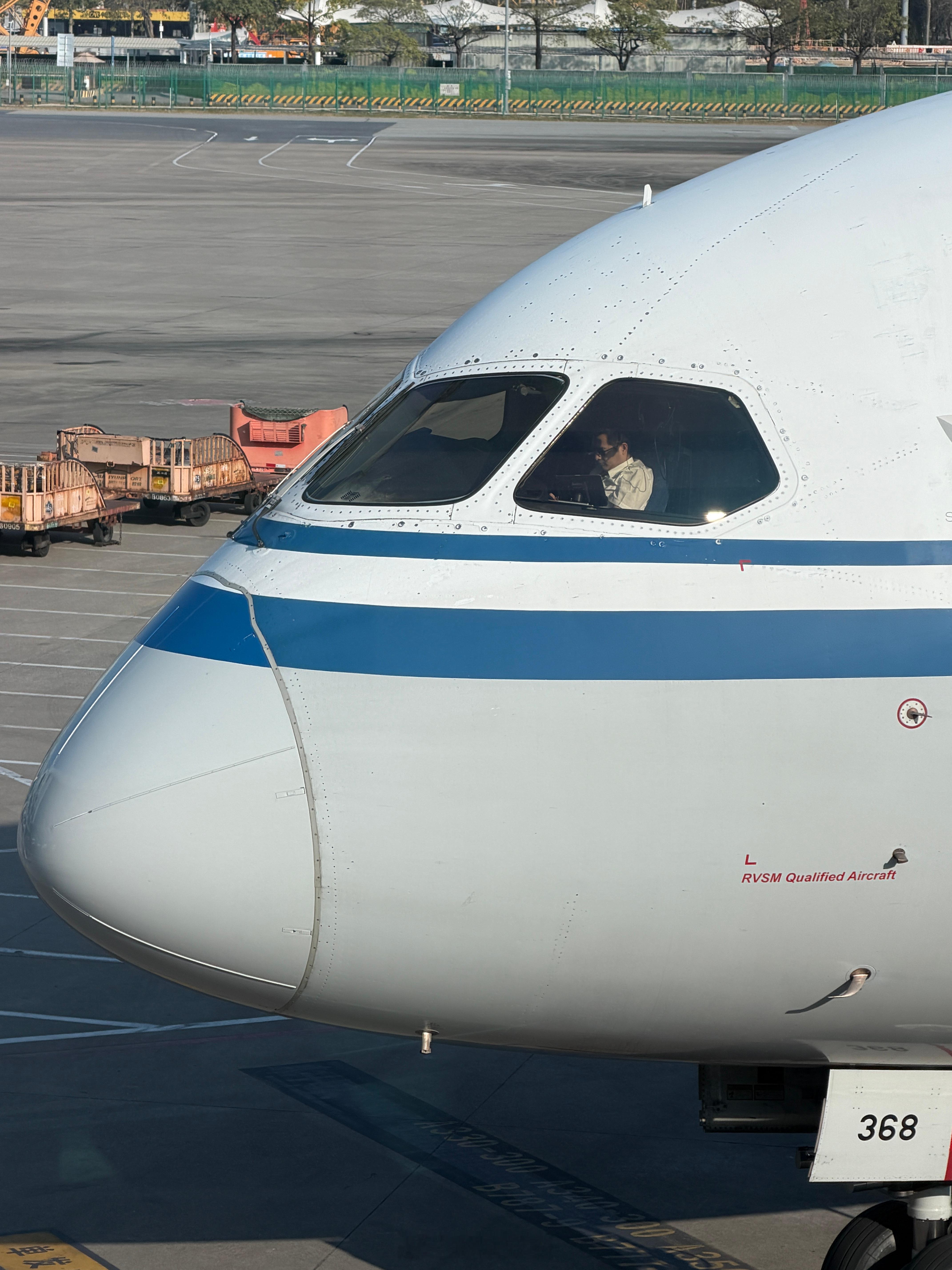 机长是我觉得这个地球上除了特工最酷的职业之一了，可惜我只会坐
