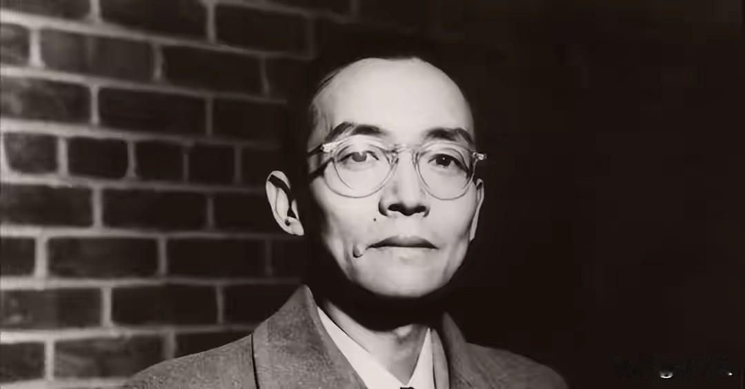 上世纪五十年代初的一次谈话，把两个人的名字牢牢绑在了一起。一位是建筑学家梁思成，
