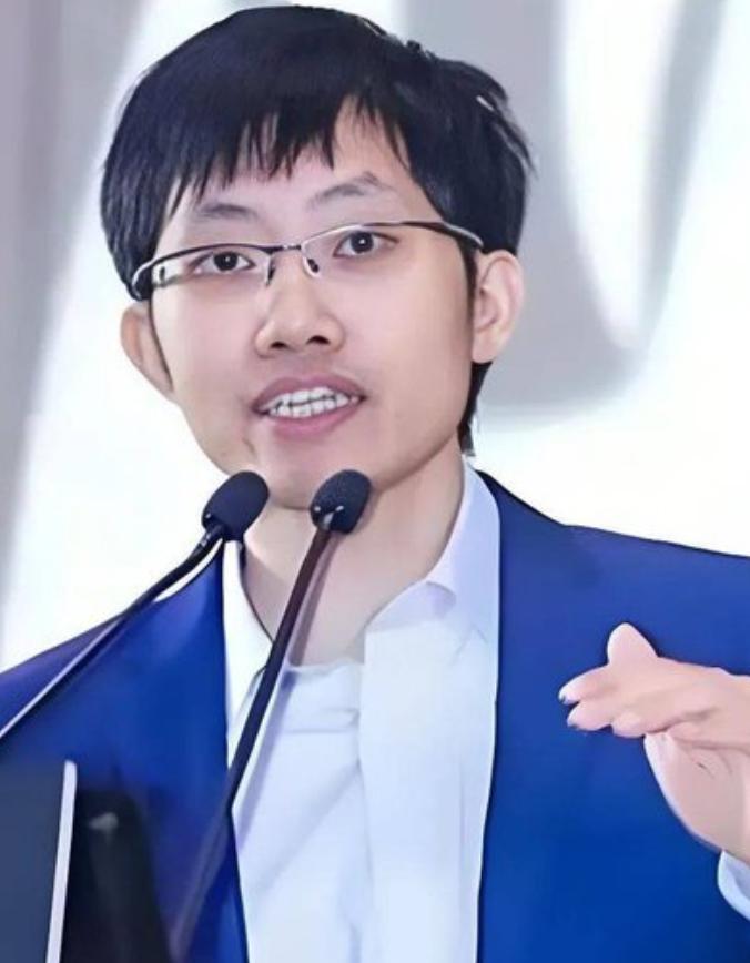 中美差距到底有多大？

梁文锋毫不避讳、一针见血地回答：“表面上中国AI与美国可