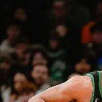 新赛季的NBA常规赛大幕拉开后，洛杉矶快船的表现让球迷大跌眼镜，在休赛期阵容得到