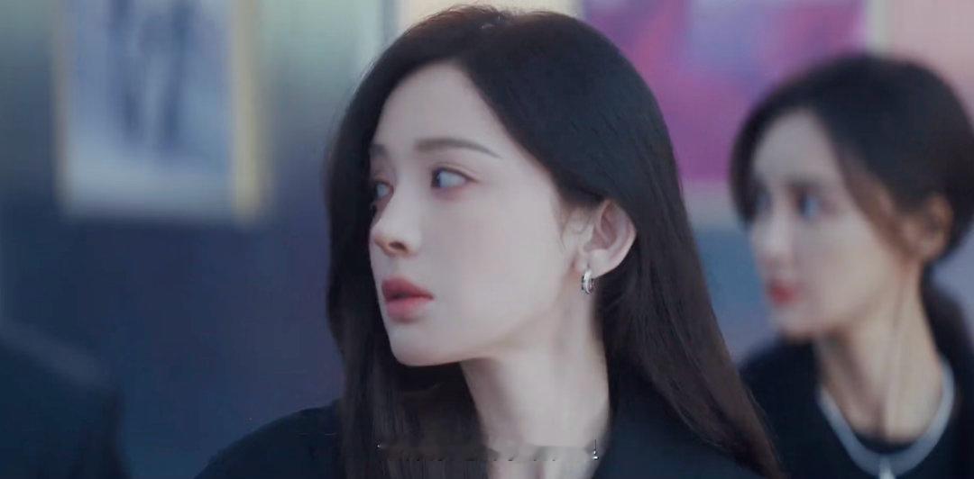 娜扎再现美人落泪娜扎美人落泪镜头《此刻的生活》杀青预告正式释出，娜扎饰演的冯佳晶