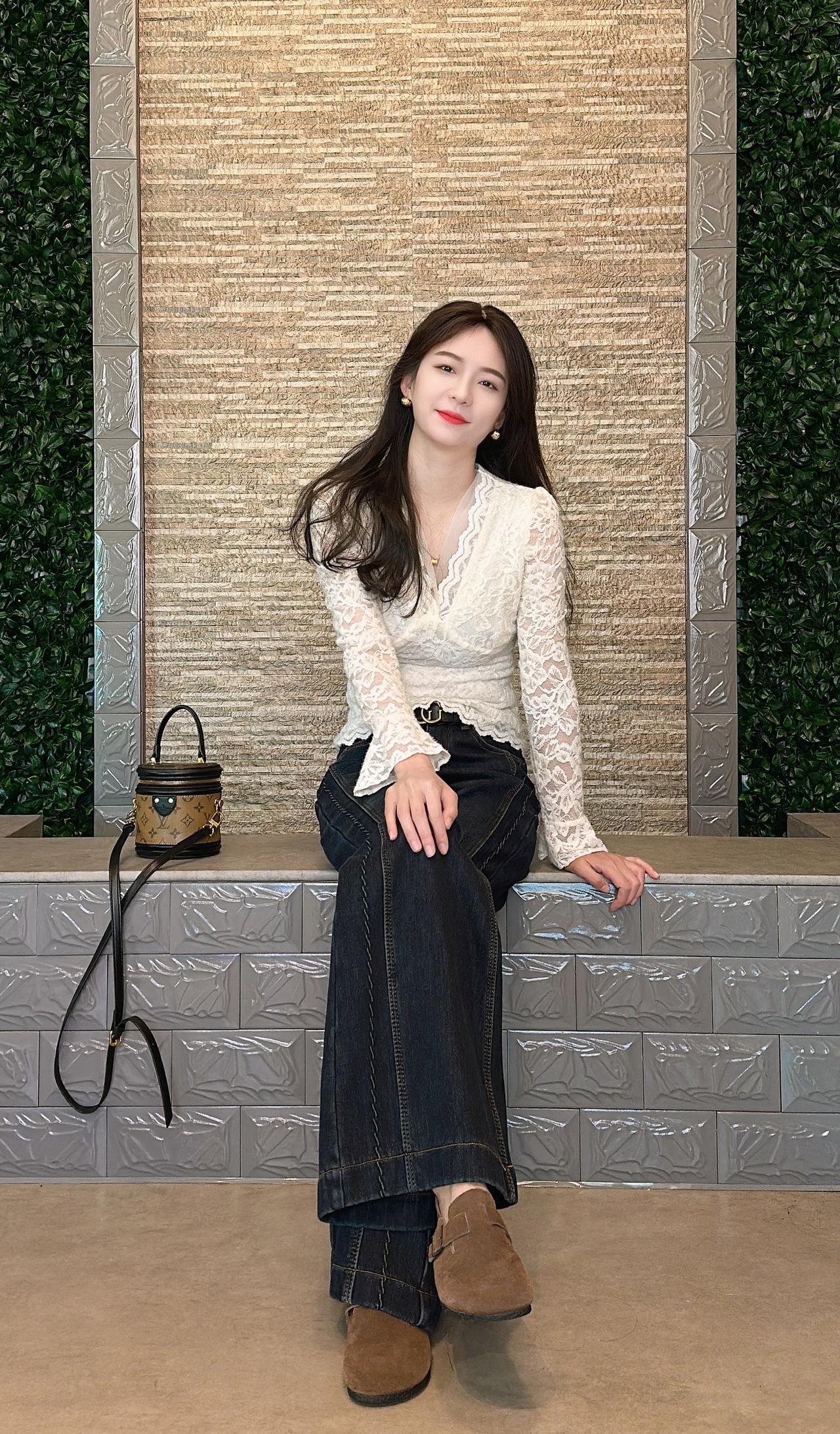 如果不是为了柴米油盐，我猜，每个人都是浪漫的，自由的。但是，长大两个字是没有偏旁