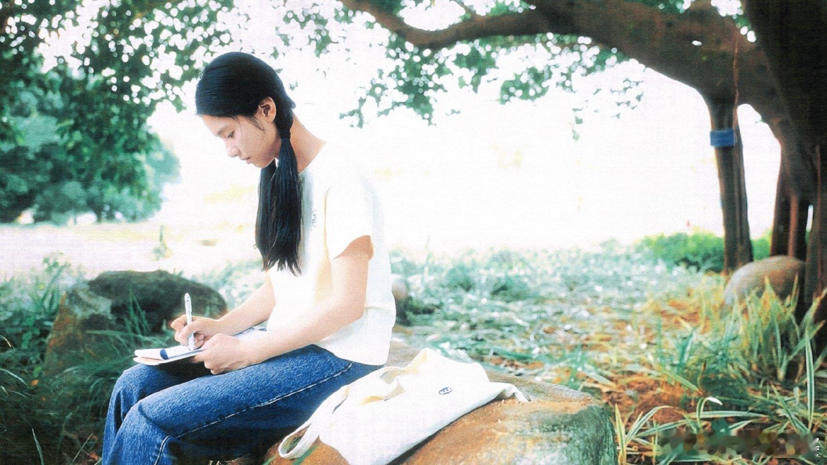 张婧仪周翊然焕羽同居戏 看到明盛给青羽弹钢琴那里，我在床上扭成蛆！！交换风铃项链