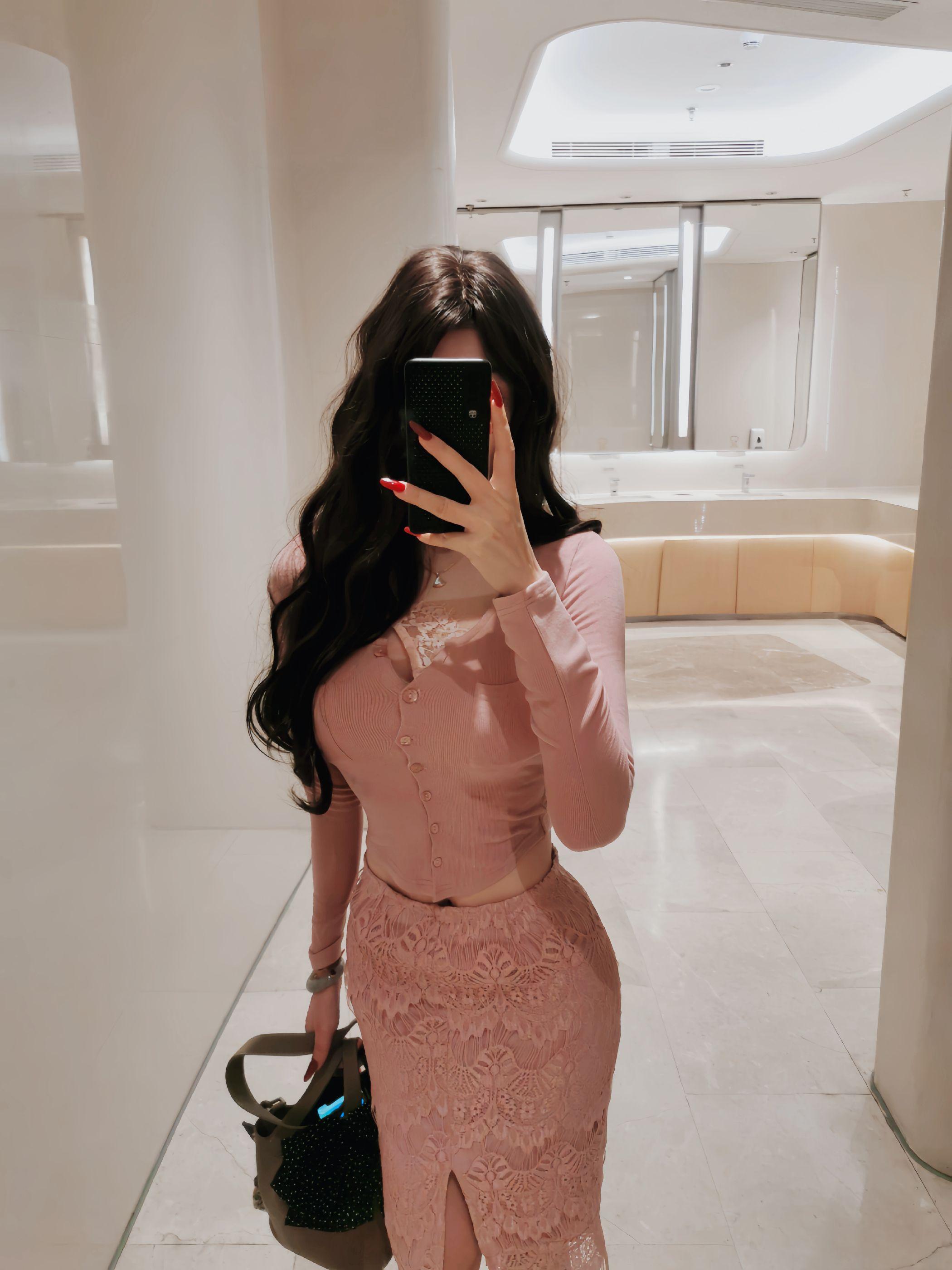 我想 人都得靠自己。我总是想靠我自己 然后总是靠不住 靠不住我就哭 哭完继续靠