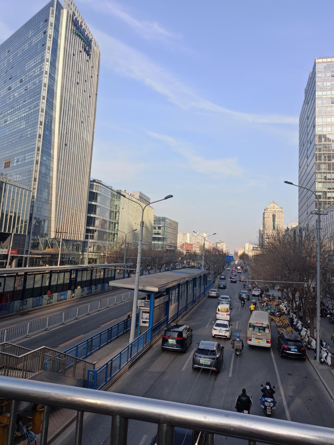 记录我的2026今天天气格外清爽，除偶刮点风外，太阳光照很温暖