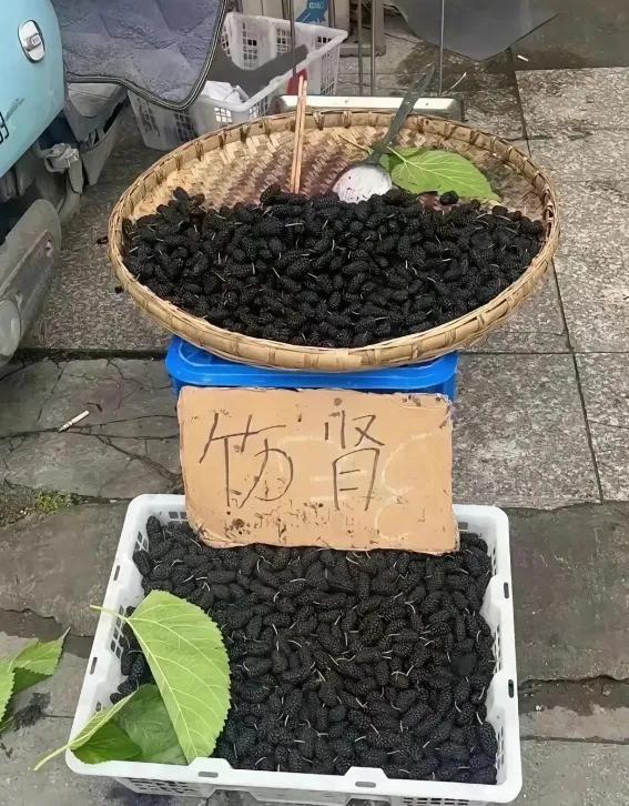 工程行业的客户这几年挺惨
下游​10个客户里面有7个被执行了
​赚的钱都成了应收