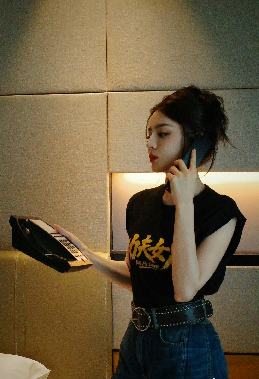 迪丽热巴超话 就因为巴巴美所以就要出门把把妹吗@Dear-迪丽热巴 迪丽热巴钰珑
