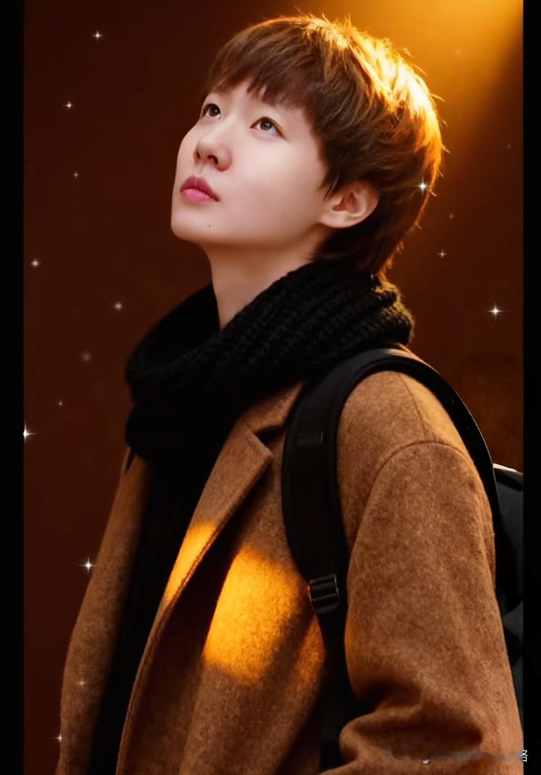 分享曼昱一组美照，这个色系特别适合她。
王曼昱冠军一轮输了，都说是回去密训世界杯