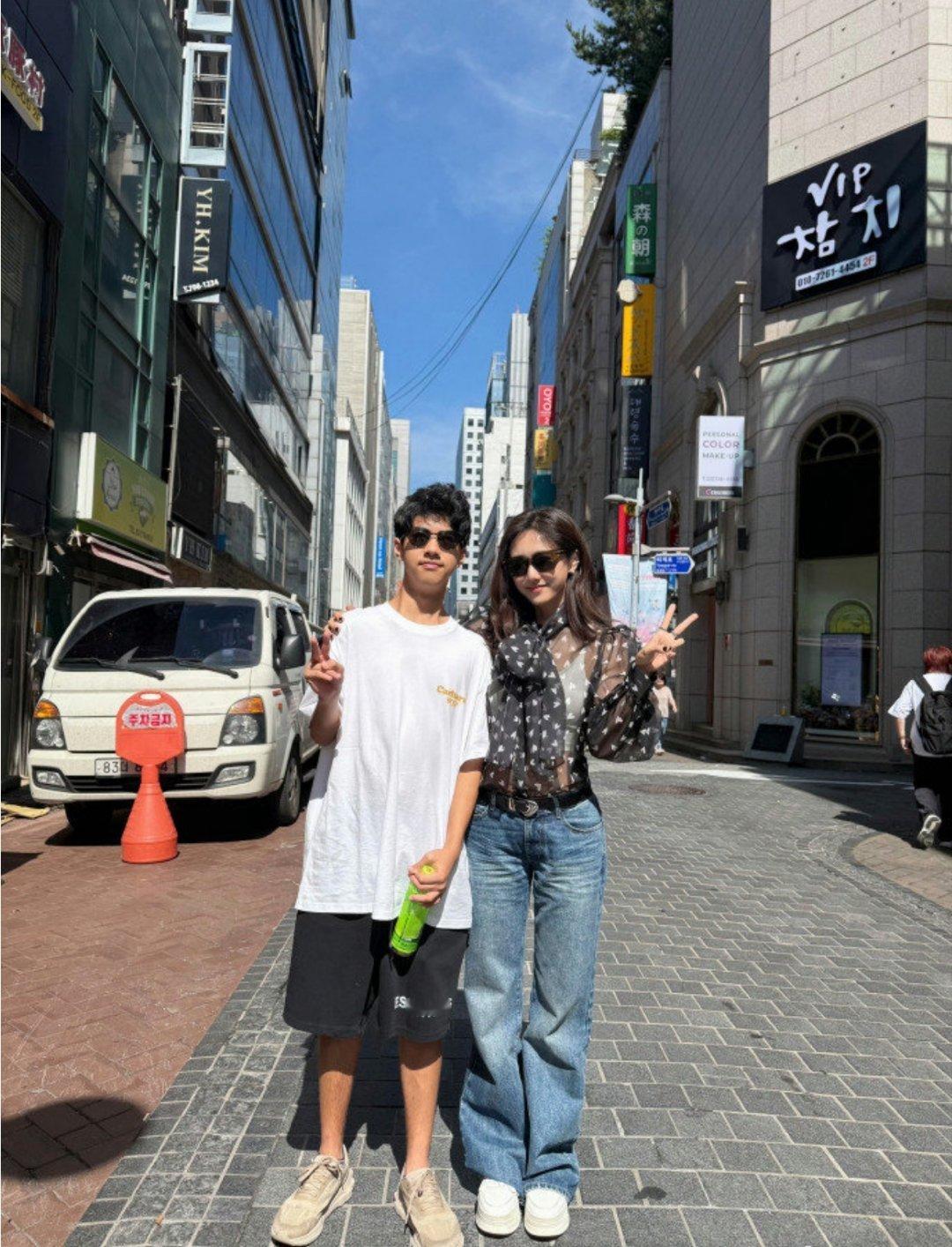 郑钧15岁儿子身高天啊，印象里还是《爸爸回来了》里那个软软糯糯的小Jagger，