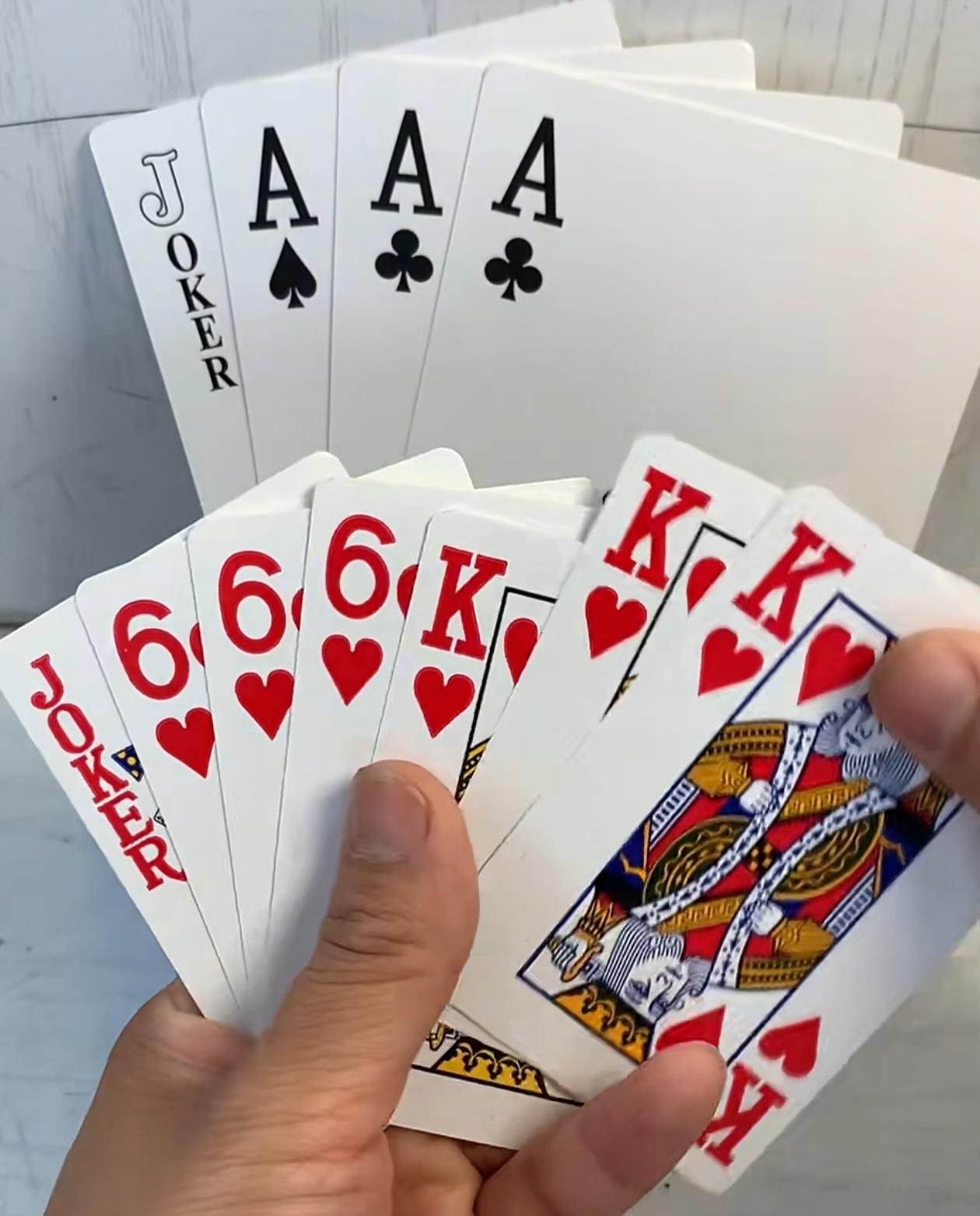 下面牌怎么出才不会输？
欢乐斗地主巧解残局。规则有连有带，最多3带1，也可以3不