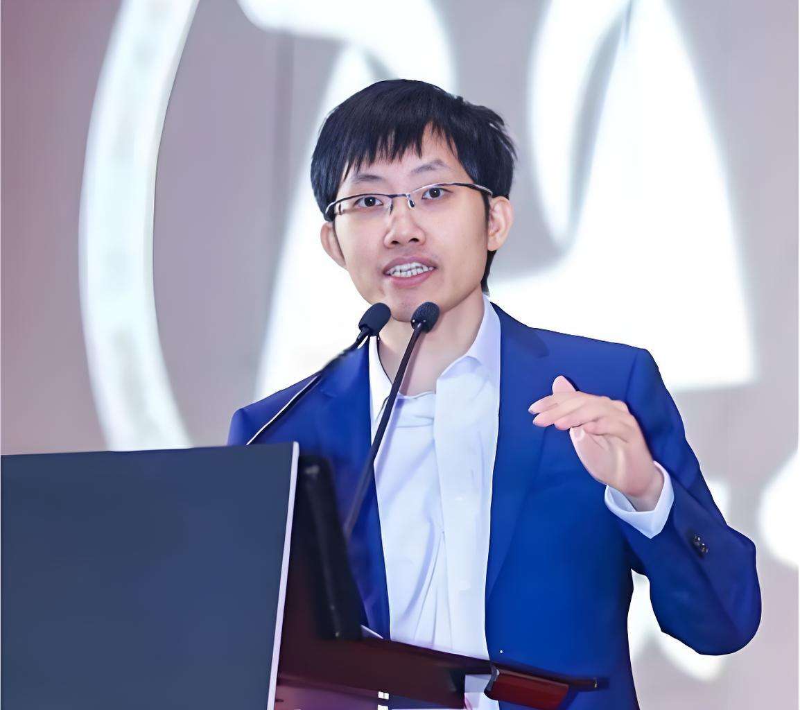 梁文锋即将成为中国首富。最近有消息说，DeepSeek即将在科创板上市，而作为最