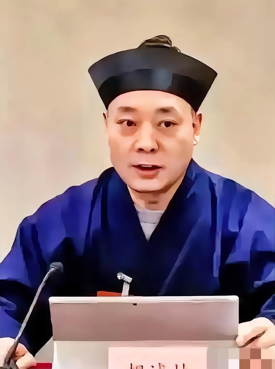 释永信的事还没完，又爆出大瓜了。
陕西道教协会会长胡诚林被实名举报，桩桩件件都透