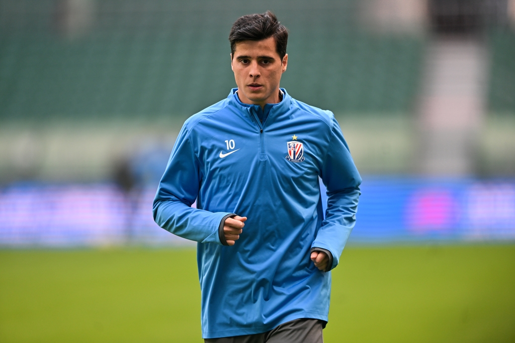 甘慧：申花外援特谢拉并没有参与赛前最后一练