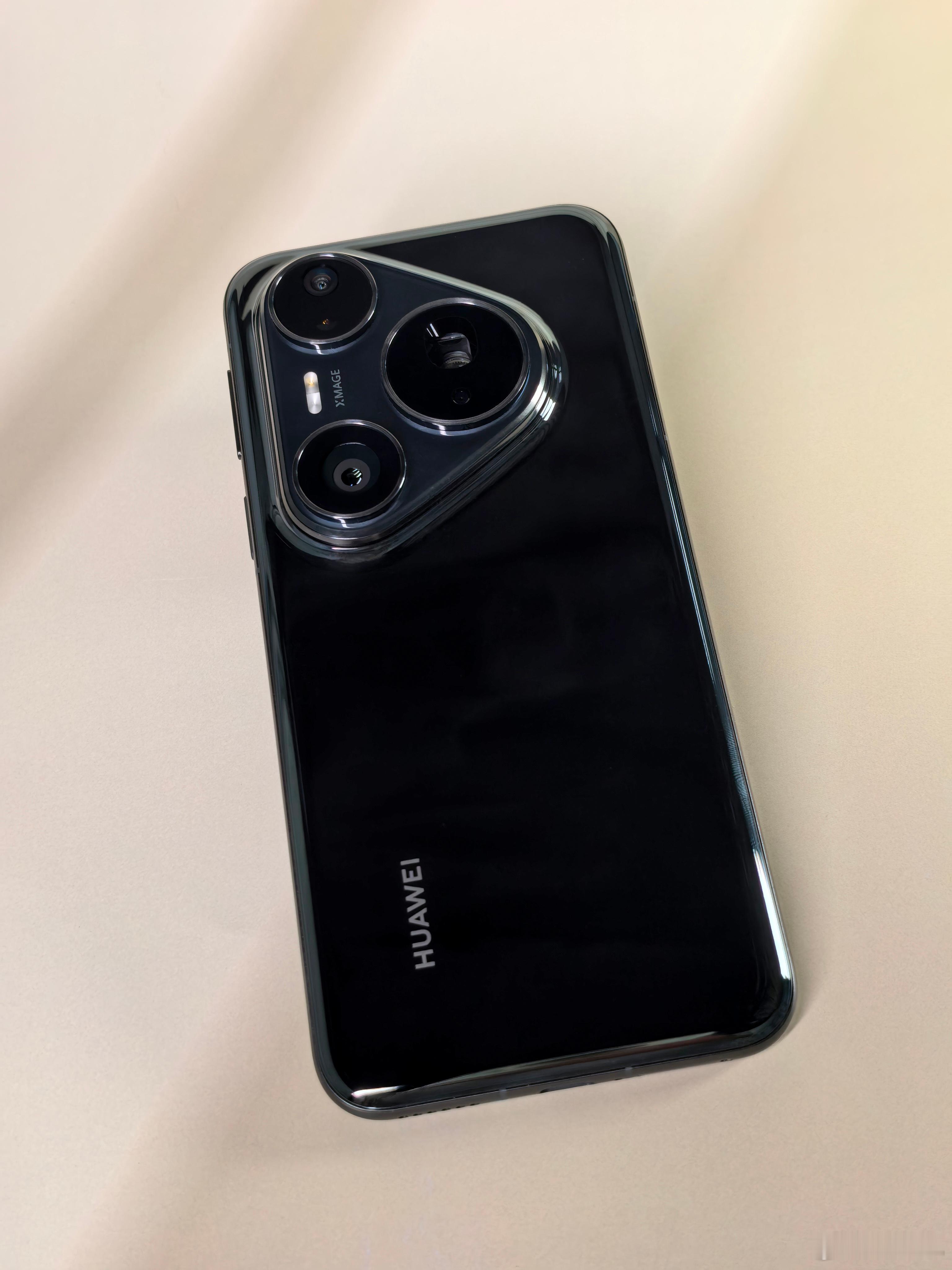 最近入手了一台华为Pura80 Pro，来聊聊使用的感受吧。这手机用起来很跟手，