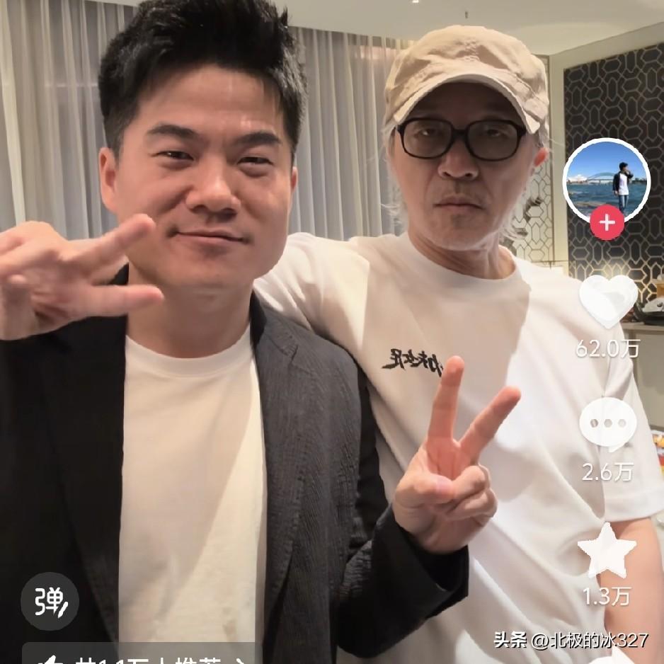 怎么说呢，周星驰是真的太能装了。
昨晚，大才子董宇辉做了一个采访周星驰的直播。合