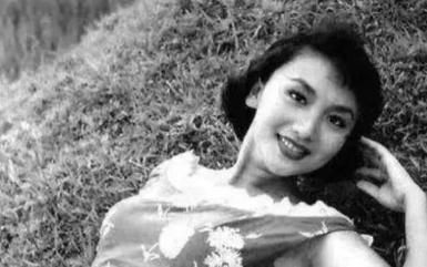 1923年，年近五旬的张作霖刚到天津，偶遇一个身材婀娜的年轻女孩，随从说：“一脸