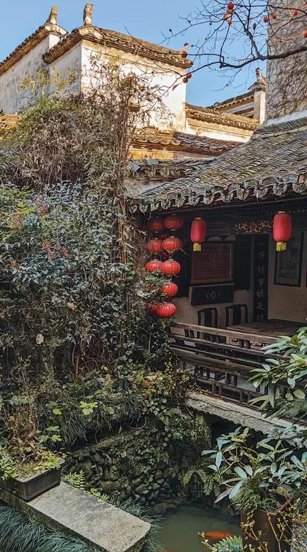 海枯石烂，我心不变，
任岁月流转，风霜浸染，
此情不渝，此念不减。
看尽人间离合