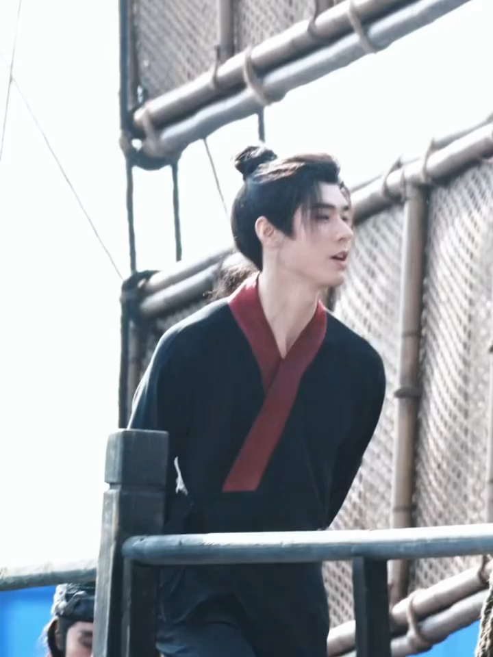 龚俊白衣公卿 好薄好瘦好吸引人 