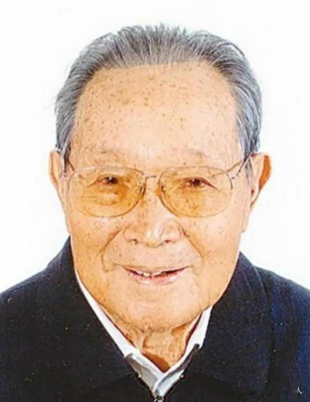 他是原北京市委书记，1976年提前得知绝密计划，在电话前守了一天，最后维护了首都