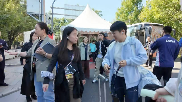 #孙颖莎亚运结束北满上训#
莎莎到达北京入住首钢园，熟悉的笑容和脆声声的嗨，一切顺利，健康完赛！