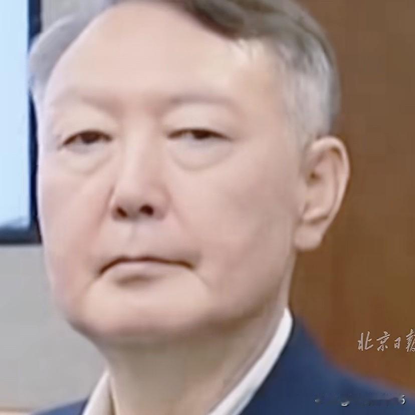 美国的弃子尹熙悦时隔85天，打击太大整个人都脱了相

9月26日尹熙悦出庭关于他