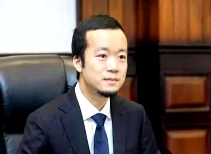 我嘞个去，12.7万枚比特币！这哥们儿陈志是真牛啊，能攒这么多，但也真傻啊，以为