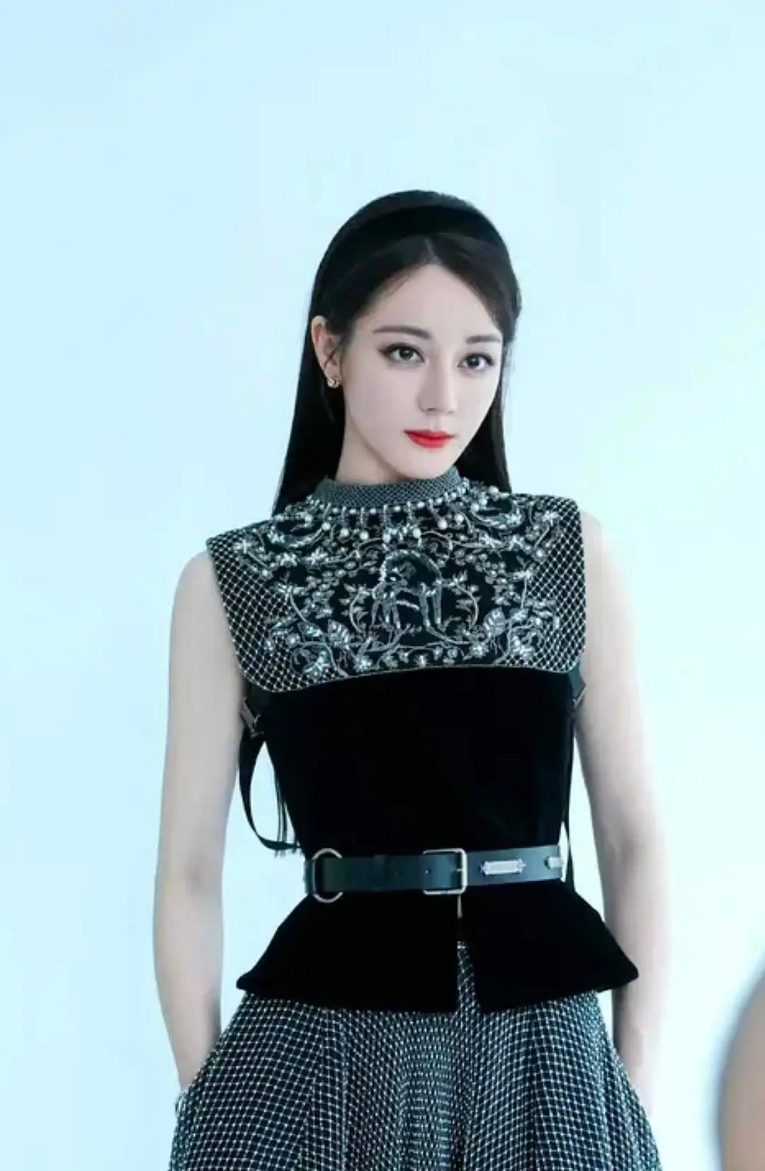 丑衣服都能衬出来热巴的气质 ​​​