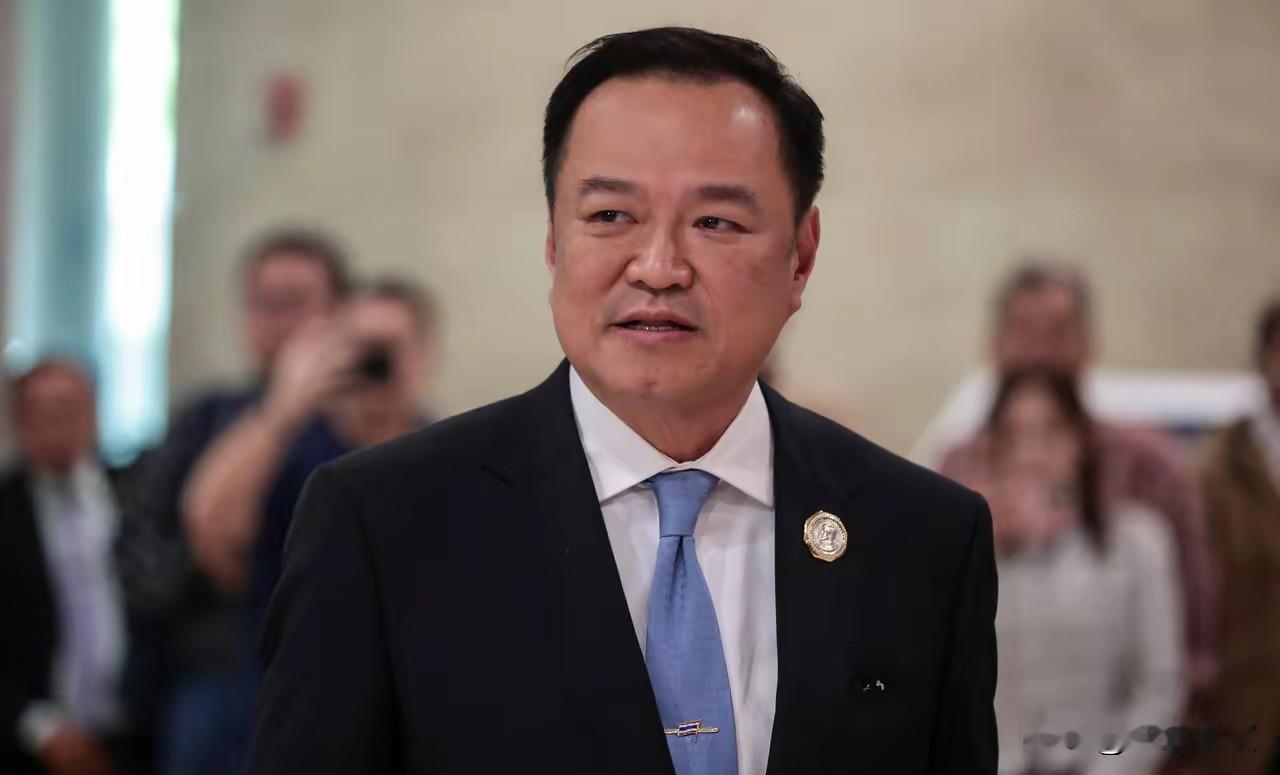 摊牌了！阿努廷不再低调，直接自爆“陈锡尧”的中文名，死死占据了泰国华裔的生态位。