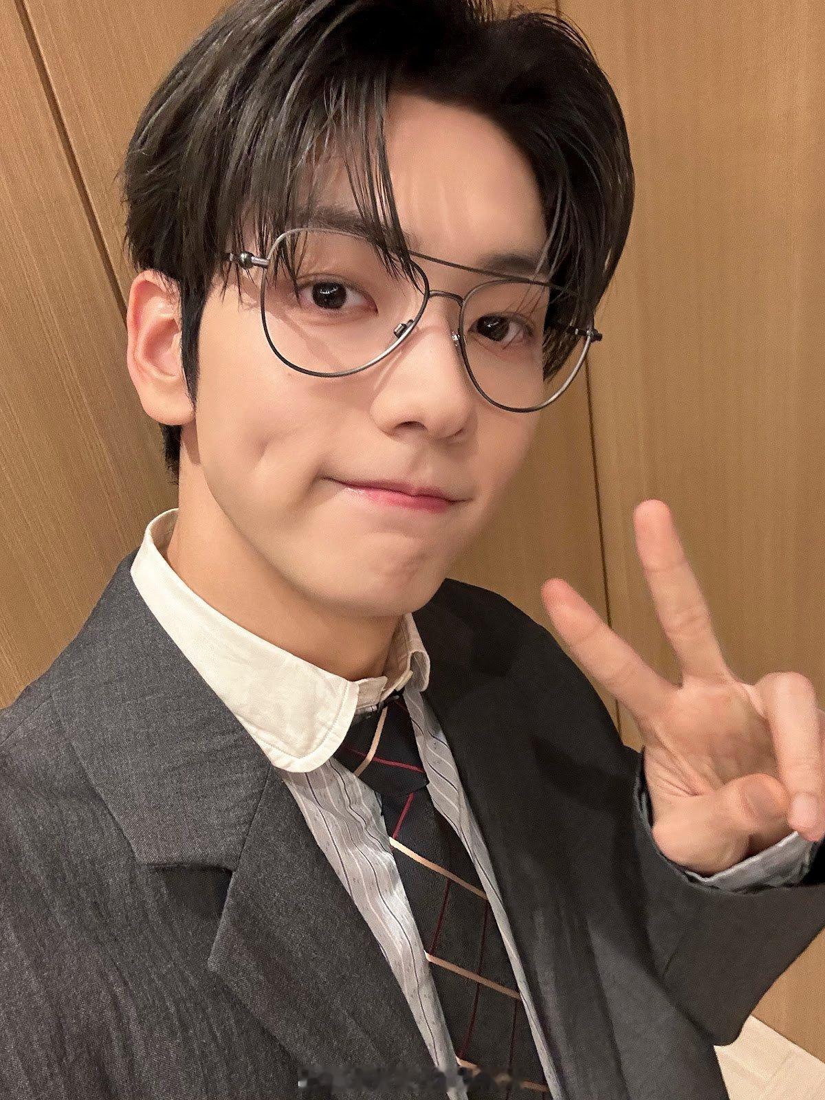 TXT BANK🐰🦊 支行长崔秀彬科长崔然竣 