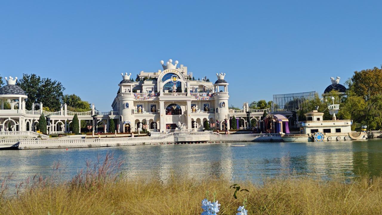 The greatest wealth is to live content w