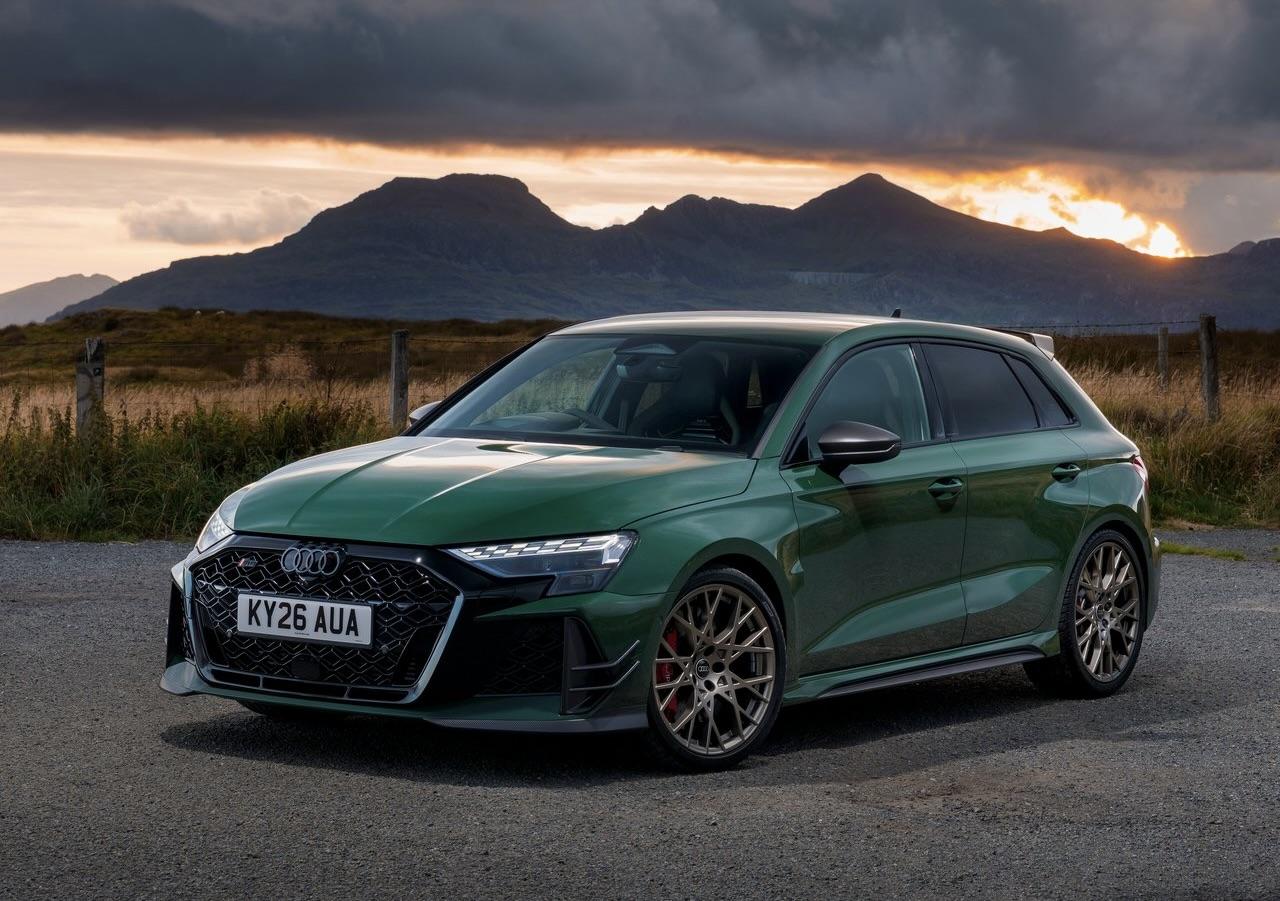 这台奥迪RS3 Sportback 竞赛限量版，发布会图片看下来，就是小钢炮的终