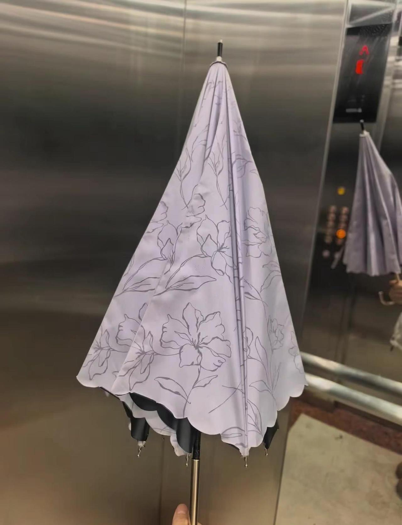 “不迎合谁，不讨好谁，圈子干净，生活简单，便是心安…🍃