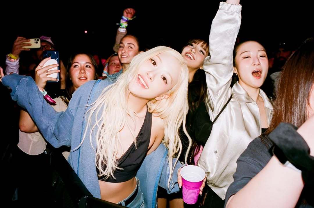 Rosé 更新与 Jennie ＆ Lisa 相关合照📸哎一古宝宝们😚😚?