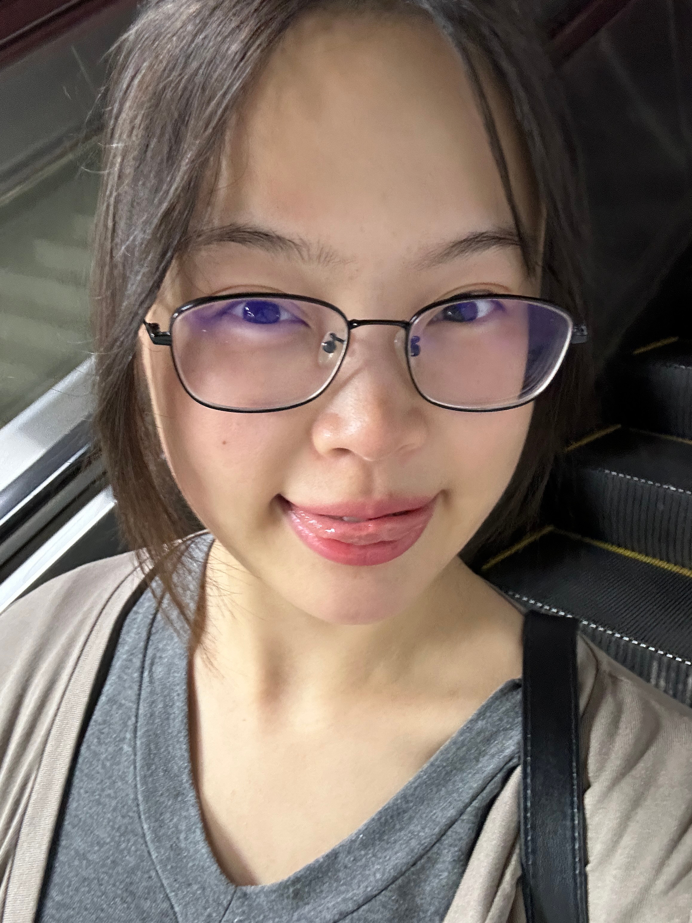 看到个少年感十足的男高。钓的我嘴巴都成耐克嘴了 ​​​
