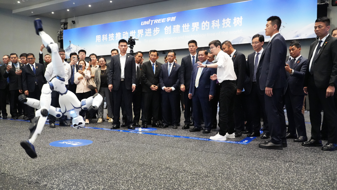 敏大将参观宇树科技 