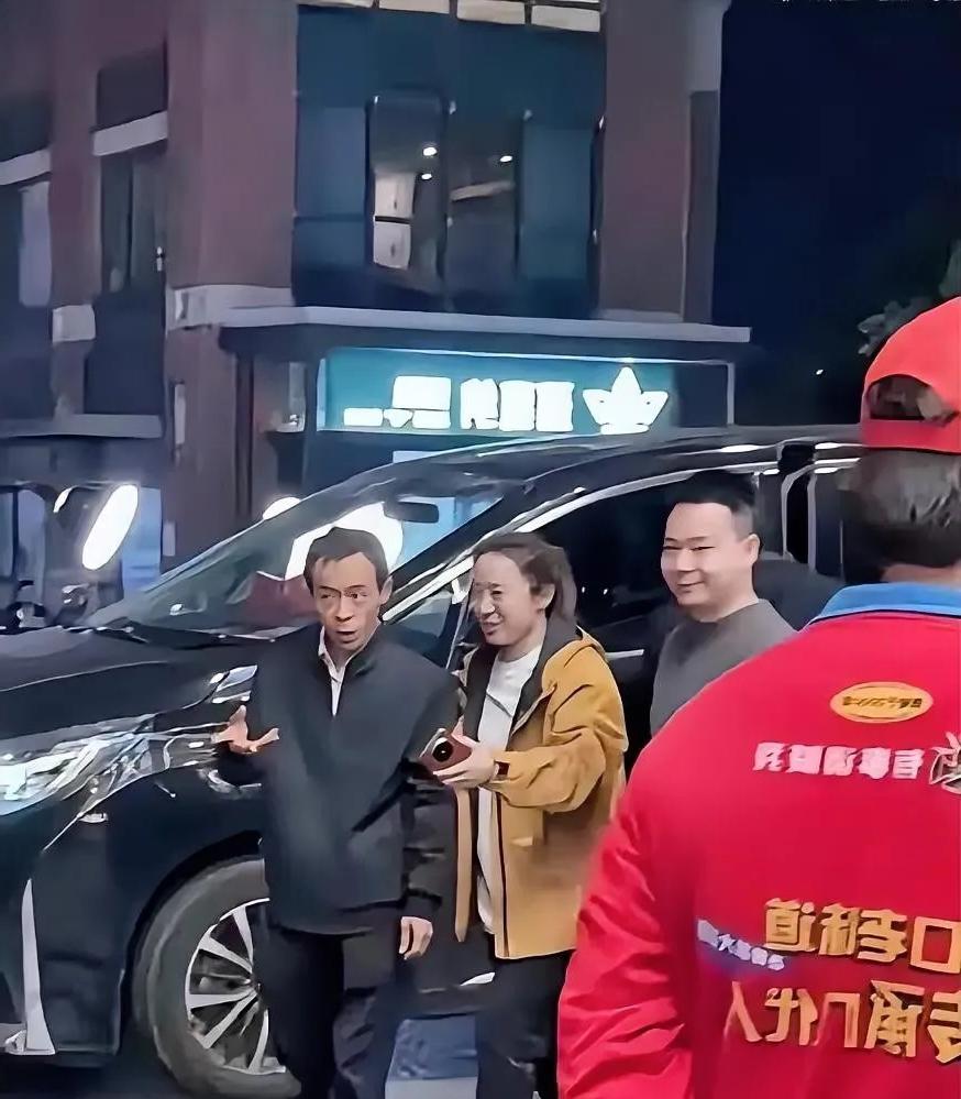 鸡排哥这波属实是飘了！真的越来越脱离群众了

想当初他还只是个守着小推车的摊主，