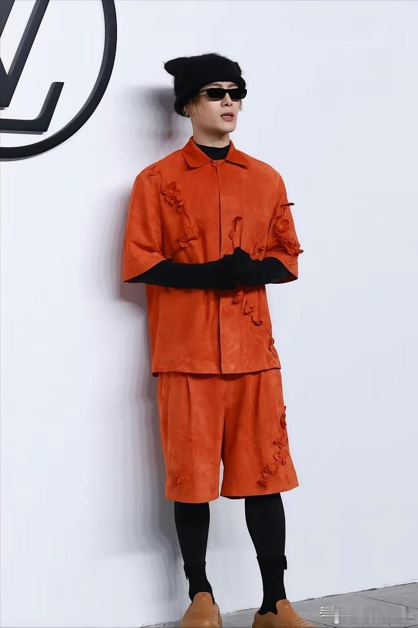 一位老演员说：“男人最傻的一件事，就是去贪图一个女人的肉体。女人的肉体对你没什么