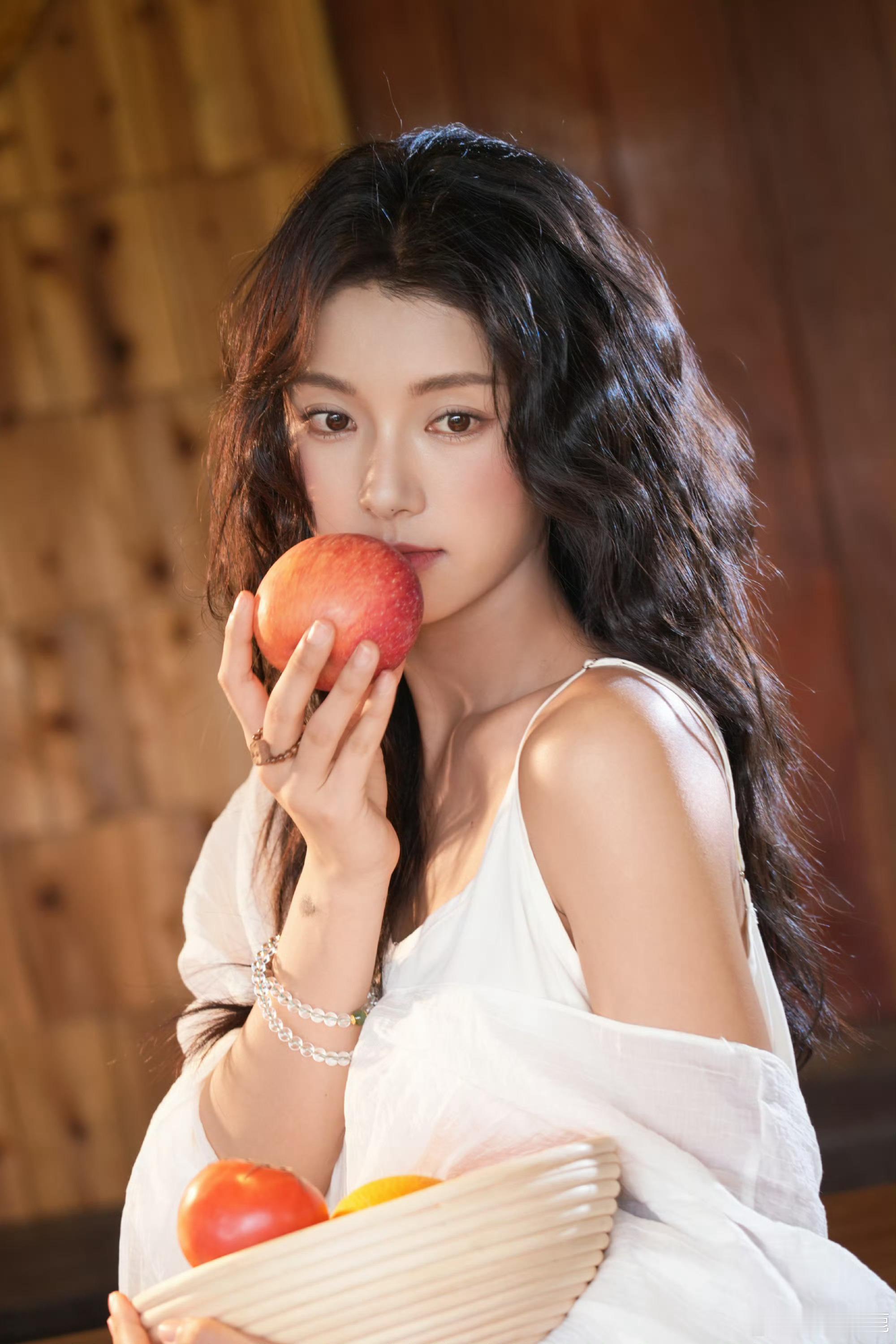 卢c鹿鹿LuLu L卢鹿鹿 你怎么知道我想成为这个苹果特别美的姐宝🥰 