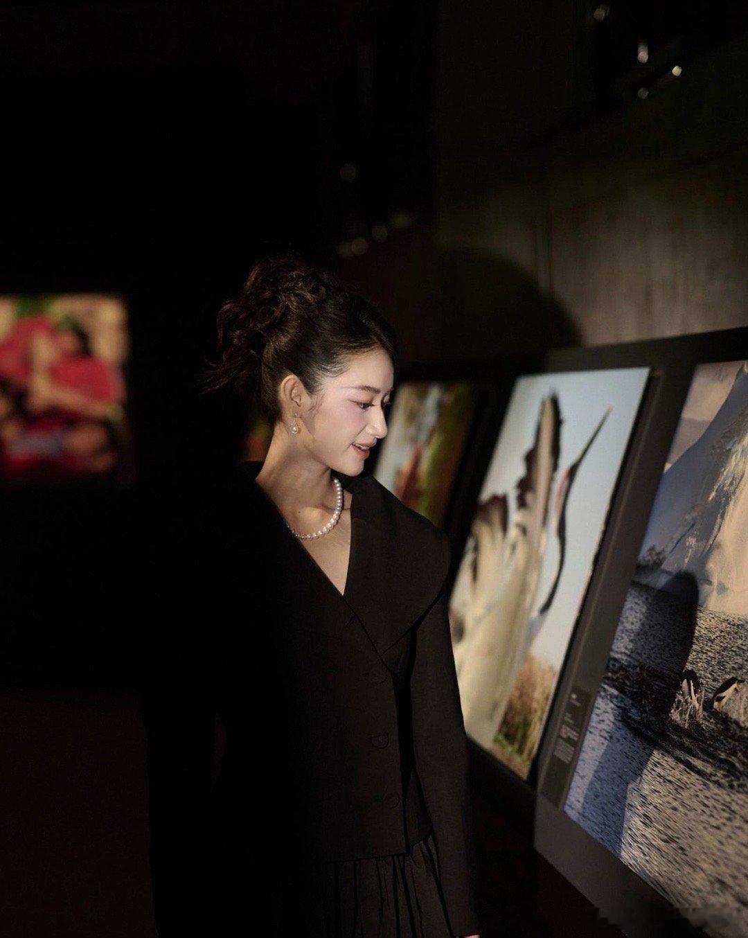 郭晓婷镜头下的上海好有温度郭晓婷又这么棒的拍照技巧怎么不早拿出来呀！一直以为作为