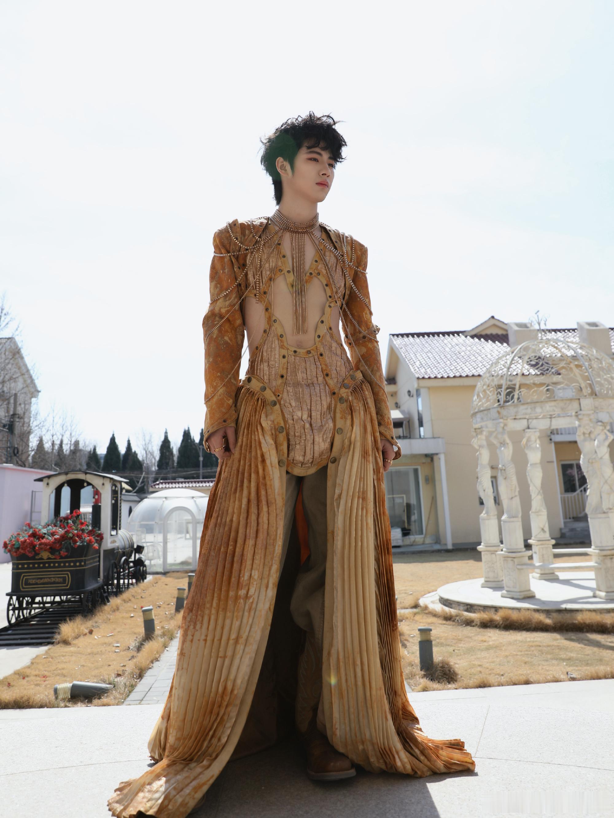 黄誉博商业头脑这一块我们的爸爸黄誉博在节目里的讲价小细节很戳人，跟商家周旋半天只