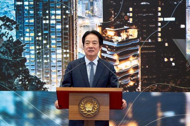 赖清德发声

6月2日台军冈山基地一架T-34教练机突发坠毁，两名中校不幸遇难。