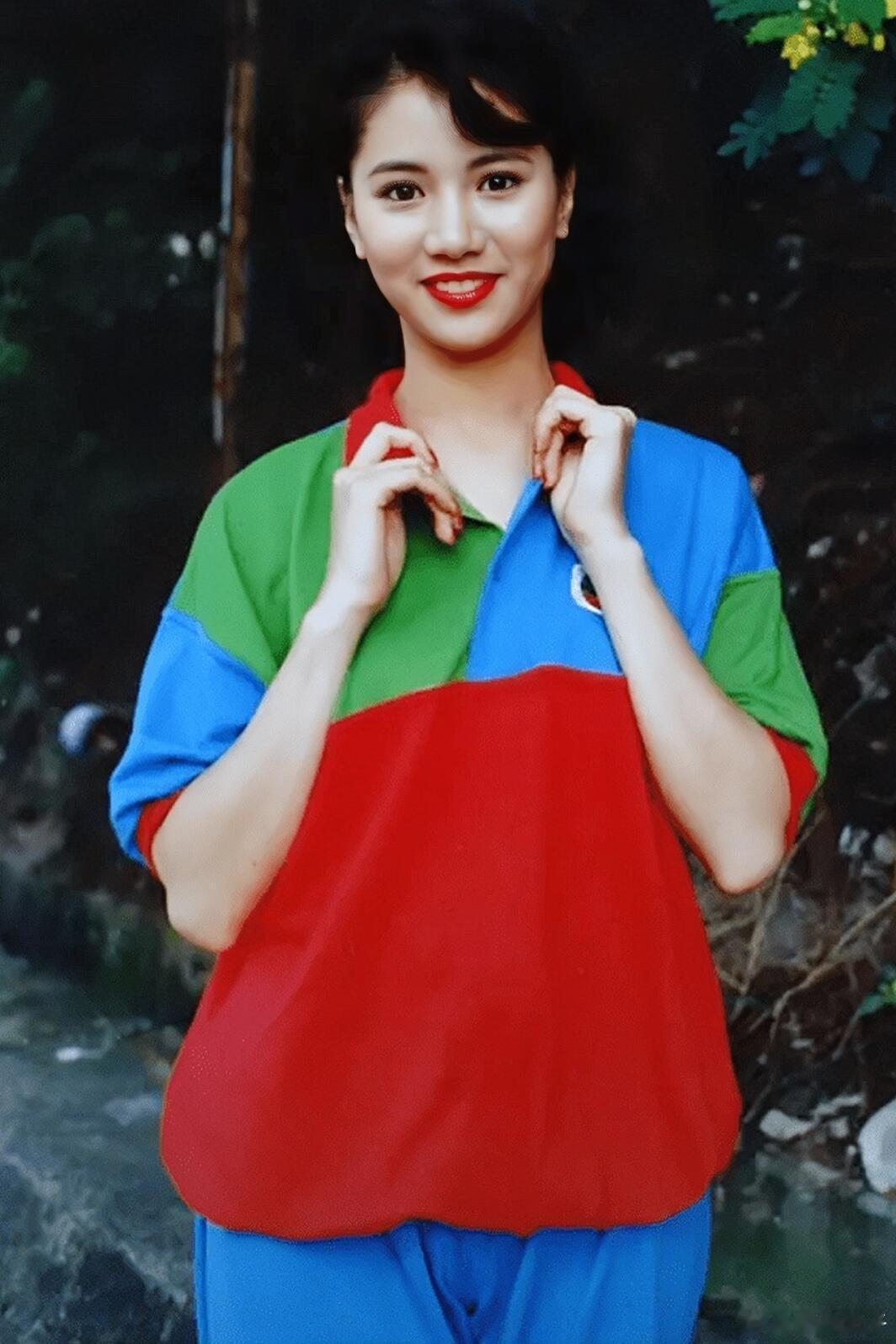 袁咏仪自曝曾被雪藏五十公里桃花坞一件小事改变事业走向，直言剧本问题成为袁咏仪早年