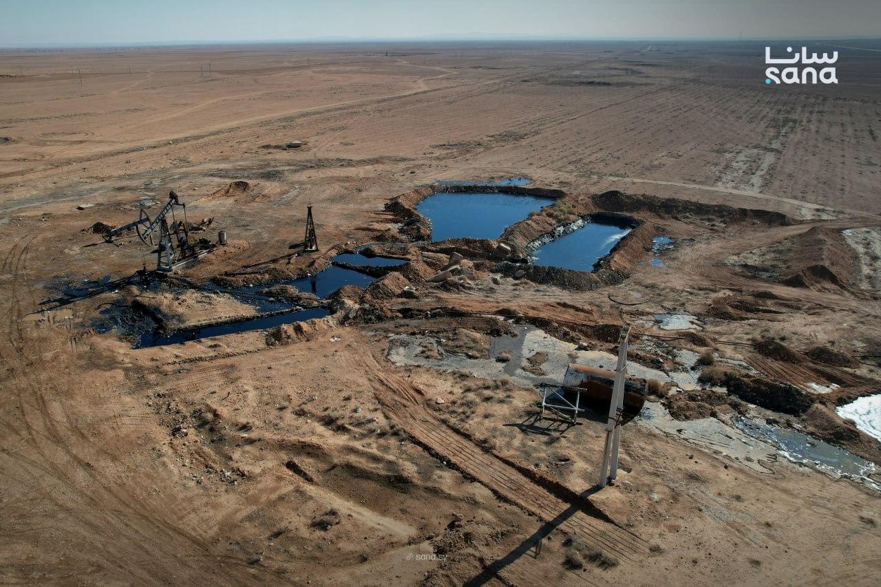 叙利亚：位于拉卡省雷萨法油田（S.Raqqa ）的原始石油设施，此前由叙利亚民主