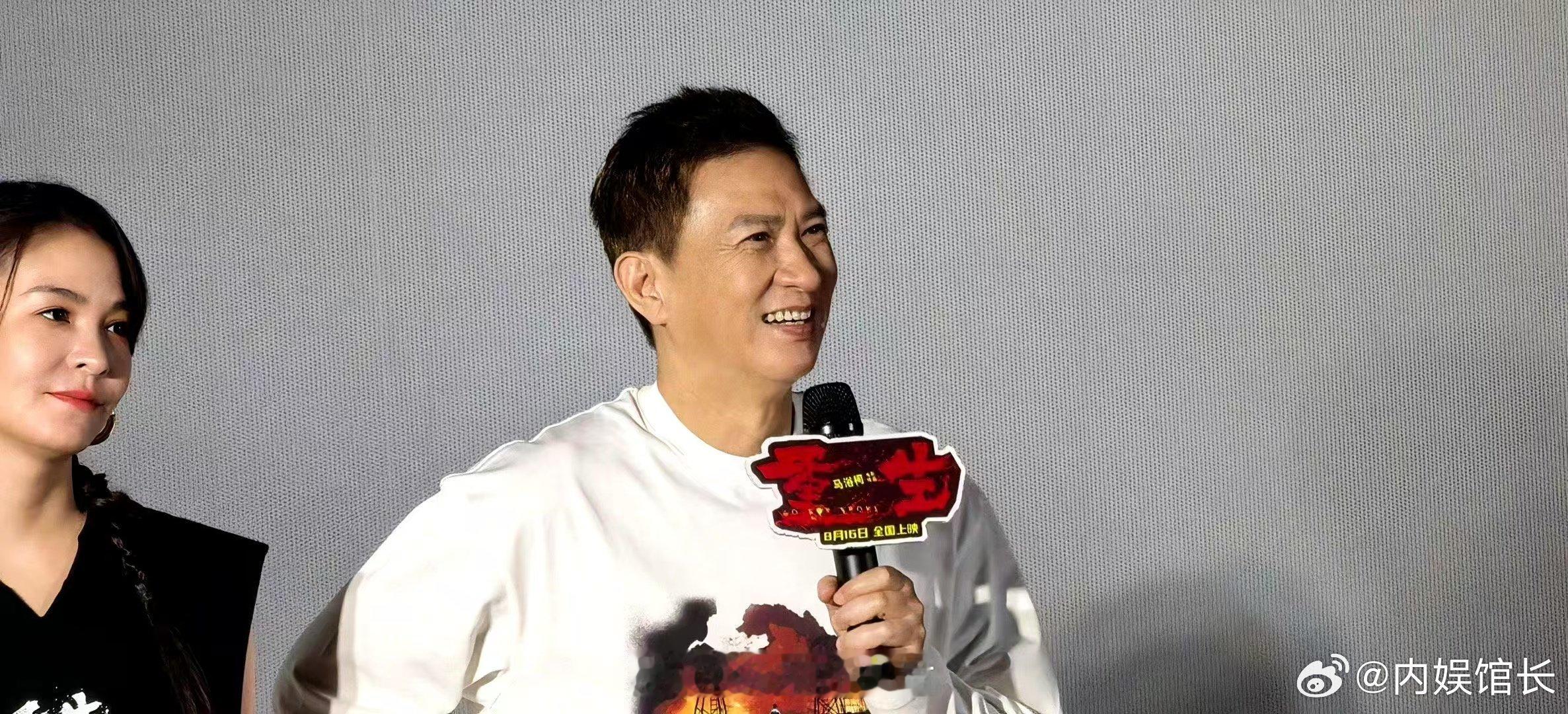 #重生首映爆改张家辉演唱会# 张家辉在首映现场的惊喜开唱，爆改演唱会，唱张学友的