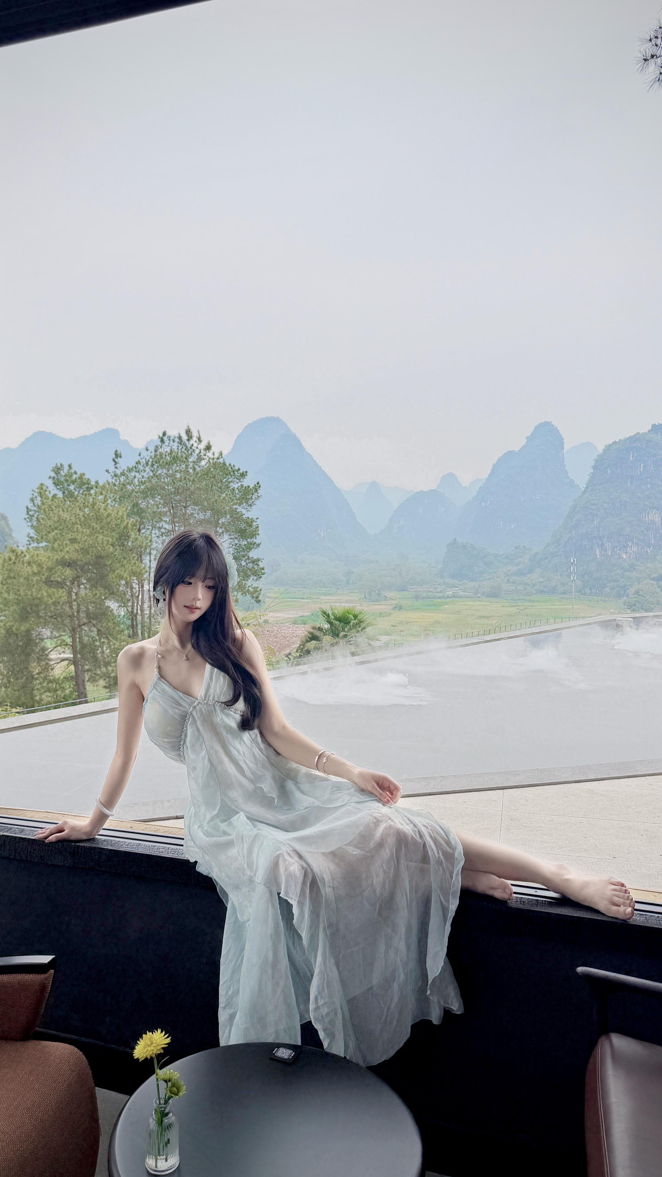 我的生命是潮湿与绿意交错。