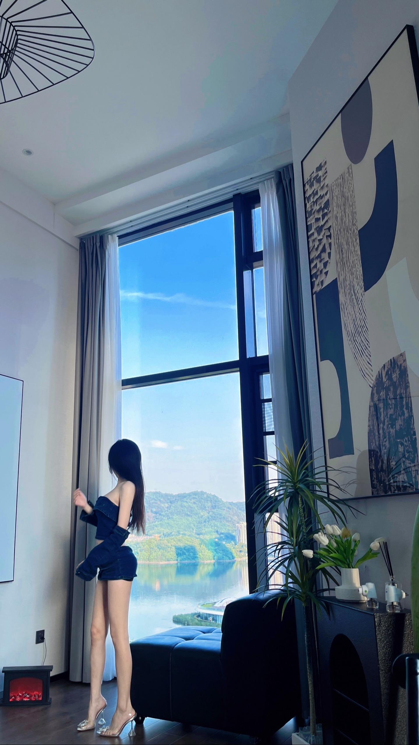 老公，你过得太幸福我会嫉妒，不幸福我又会难过，你还是幸福吧，我的嫉妒其实很不值一提的，如果你非要剥开看，其实里面装的还是爱
