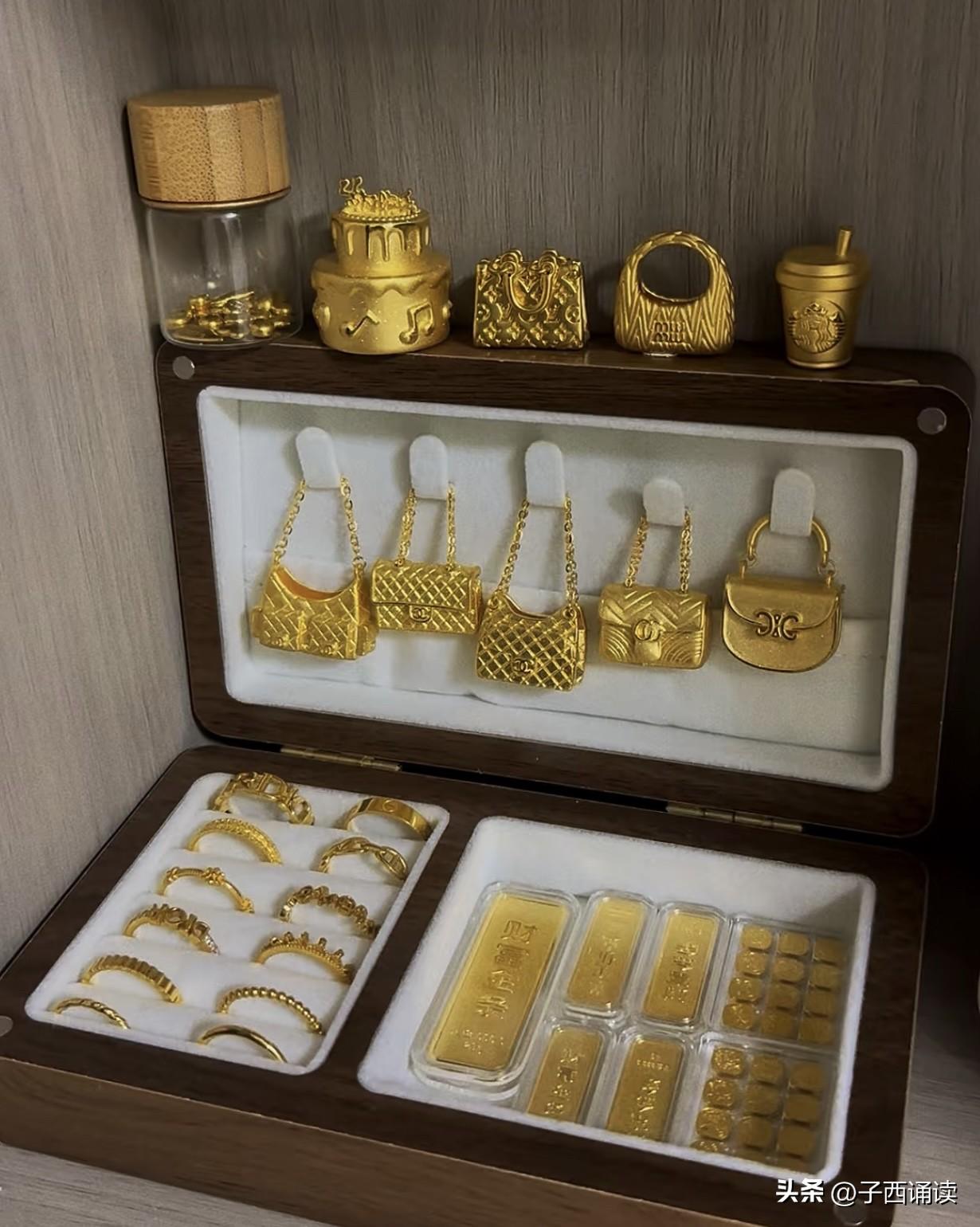 女闺蜜给我展示她的包，吓我一大跳！