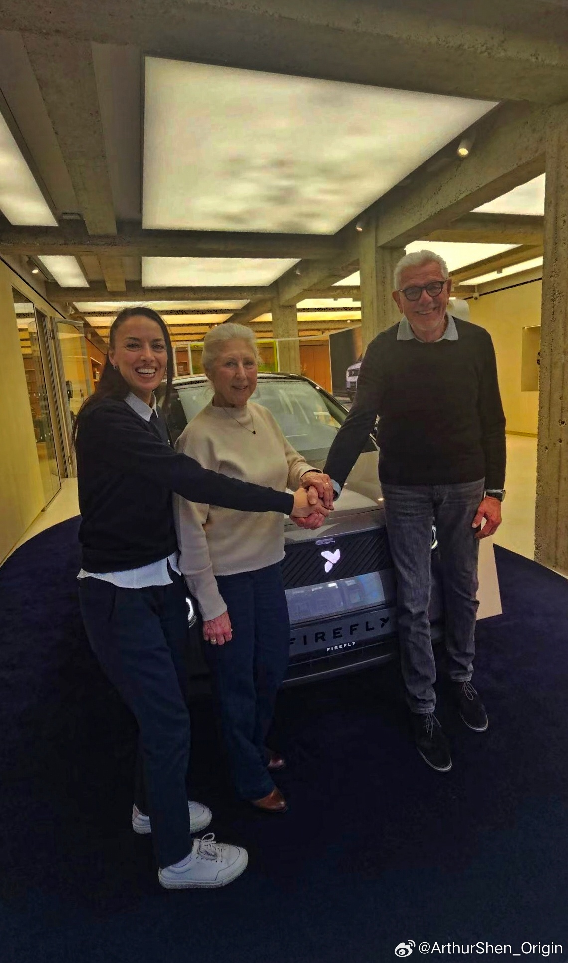 人生的任何阶段，你都可以自在发光。只要你想，不论是20岁、50岁，还是70岁，你