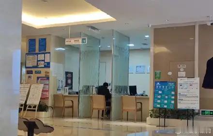  昆明安琪儿妇产医院因未告知医疗措施被警告罚款1.5万元：10月17日澎湃新闻消