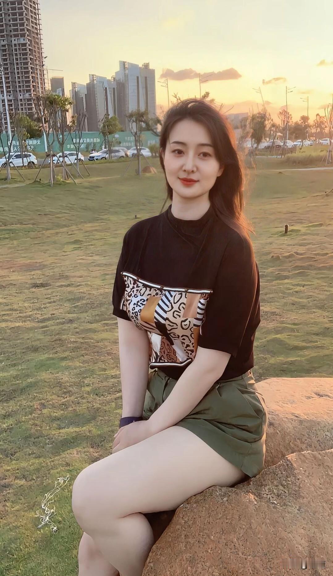 女人怎样穿搭，更有高级感没有错与对，只要能各自安好就好！